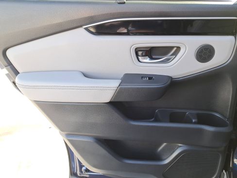 Certified 2025 Honda Pilot EX-L image 13