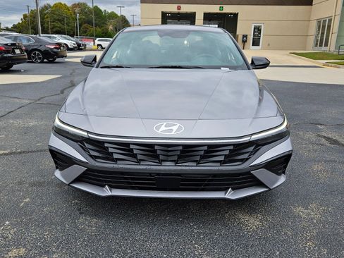 New 2026 Hyundai Elantra SEL Sport Premium FWD image 2