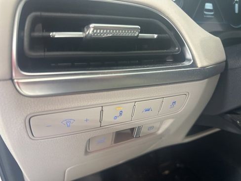 Used 2021 Hyundai Palisade Limited image 18