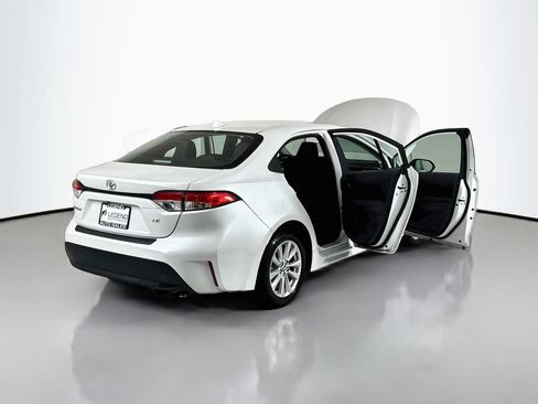 Used 2024 Toyota Corolla LE w/ LE Premium Package FWD image 16