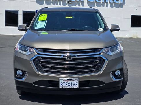 Used 2020 Chevrolet Traverse LT w/ Driver Confidence II Package AWD/4WD image 2