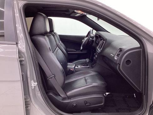 Used 2019 Dodge Charger SXT w/ Leather Interior Group image 15
