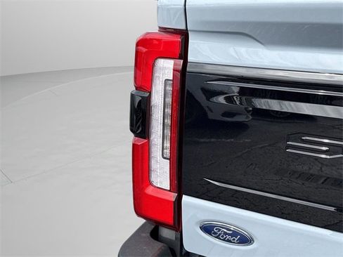 New 2026 Ford F250 Platinum w/ FX4 Off-Road Package image 43