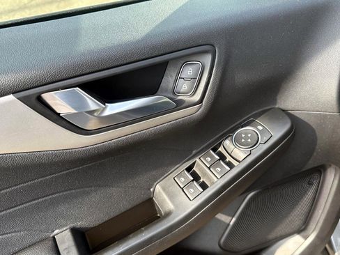 Used 2022 Ford Escape SEL image 16