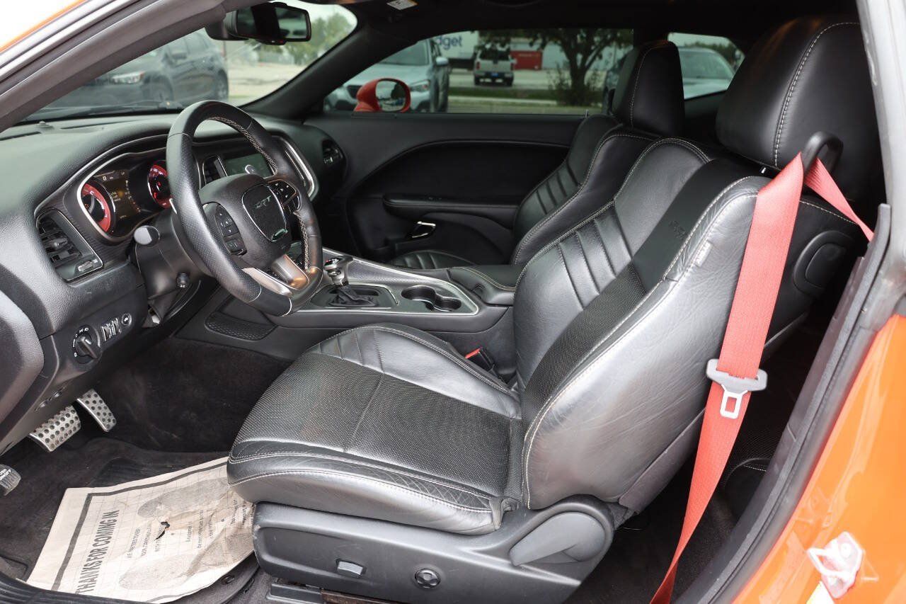 Used 2016 Dodge Challenger SRT Hellcat RWD image 13