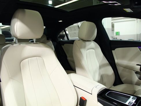 Used 2025 Mercedes-Benz CLA 250 4MATIC image 25