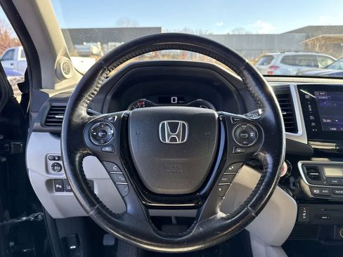 Used 2016 Honda Pilot Touring image 22