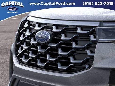 New 2026 Ford Explorer Platinum w/ LUX Leather Package AWD/4WD image 17