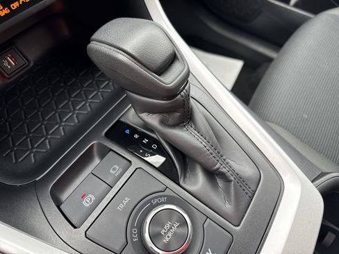 Certified 2025 Toyota RAV4 LE AWD/4WD image 21