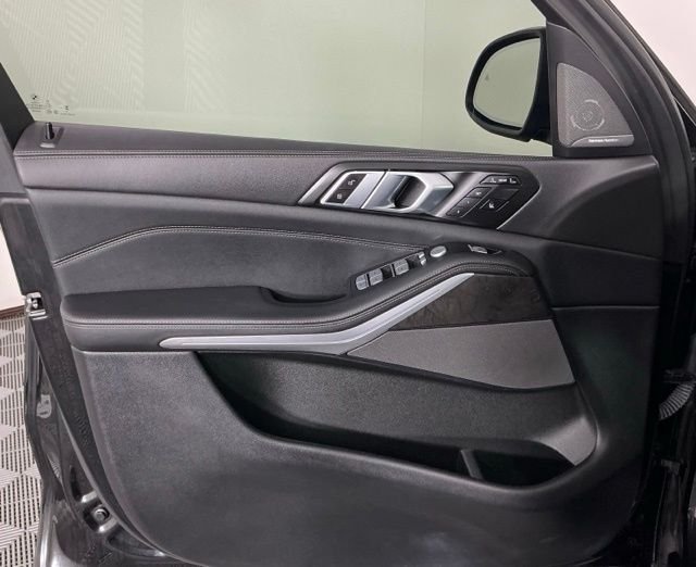 Used 2023 BMW X7 xDrive40i w/ Premium Package AWD/4WD image 12