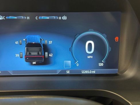 Used 2024 Ford F150 Lightning Flash image 30