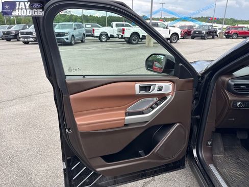 Used 2022 Ford Explorer King Ranch AWD/4WD image 22