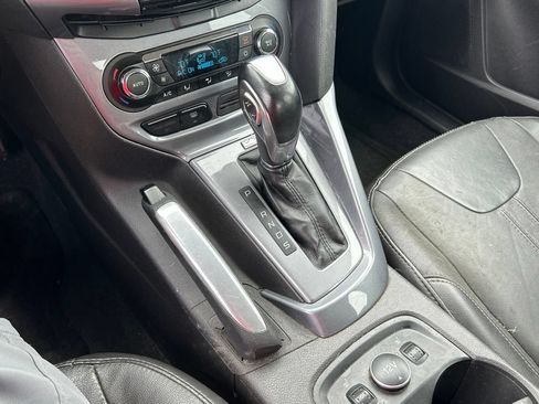 Used 2013 Ford Focus Titanium w/ Titanium Handling Pkg FWD image 30
