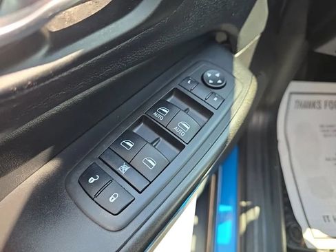 Used 2021 Jeep Cherokee Trailhawk AWD/4WD image 13