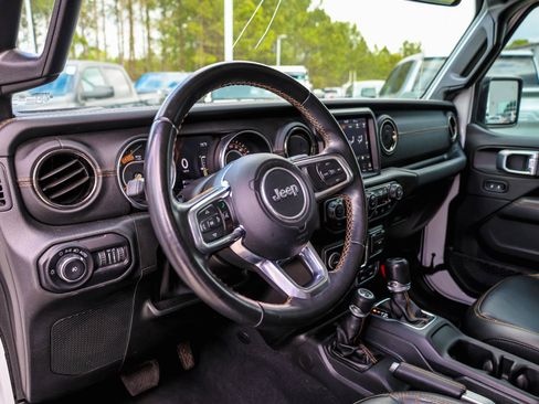 Used 2020 Jeep Wrangler Unlimited Sahara AWD/4WD image 14
