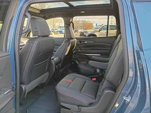 New 2026 Chevrolet Traverse RS image 25