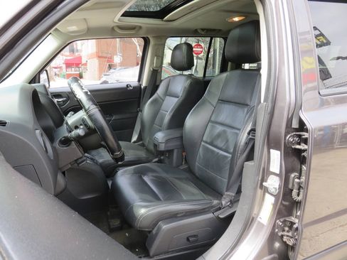 Used 2016 Jeep Patriot High Altitude AWD/4WD image 10