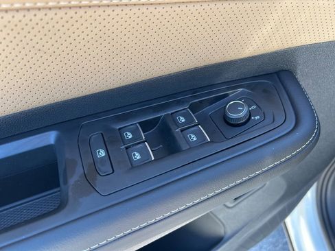 New 2026 Volkswagen Atlas Cross Sport SE image 13