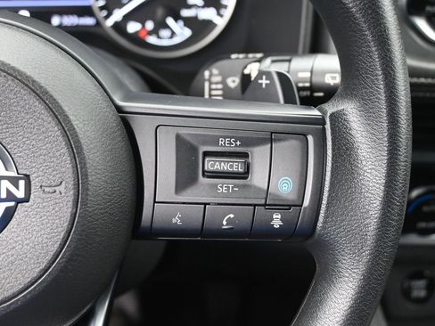 Used 2024 Nissan Rogue SV image 14