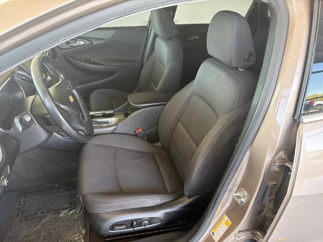 Used 2018 Chevrolet Malibu LT FWD image 19