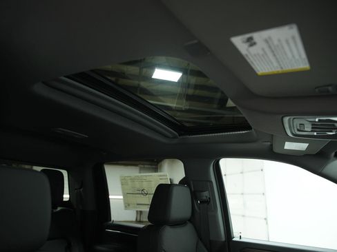 New 2026 GMC Sierra 2500 SLT w/ SLT Convenience Package image 18