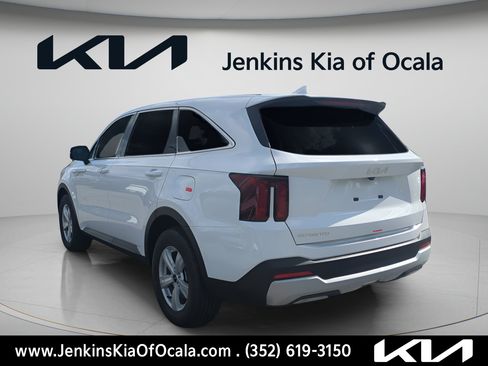 New 2026 Kia Sorento LX FWD image 5
