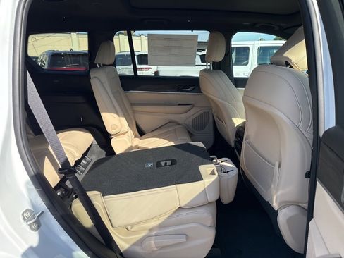 New 2025 Jeep Grand Cherokee L Limited w/ Luxury Tech Group II image 20