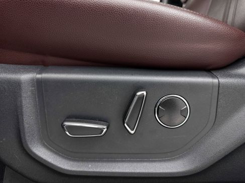 Used 2024 Ford Expedition Limited image 35