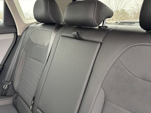 Used 2024 Volkswagen Taos SE image 13