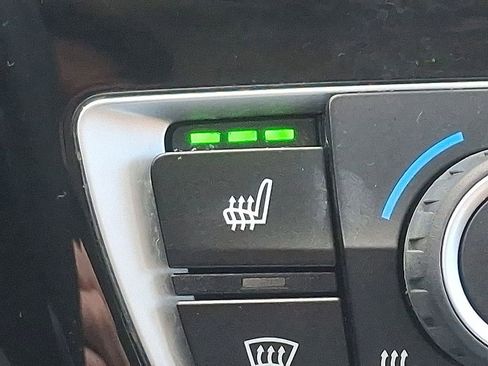 Used 2018 BMW 320i xDrive Sedan w/ Convenience Package image 23