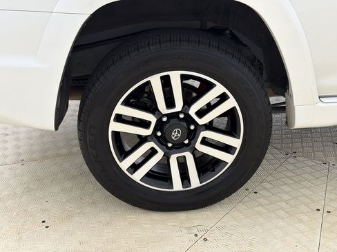 Used 2022 Toyota 4Runner Limited AWD/4WD image 12