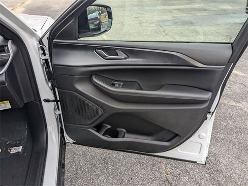 New 2024 Jeep Grand Cherokee L Laredo image 41