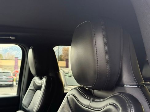 Used 2024 Lincoln Navigator Reserve image 11