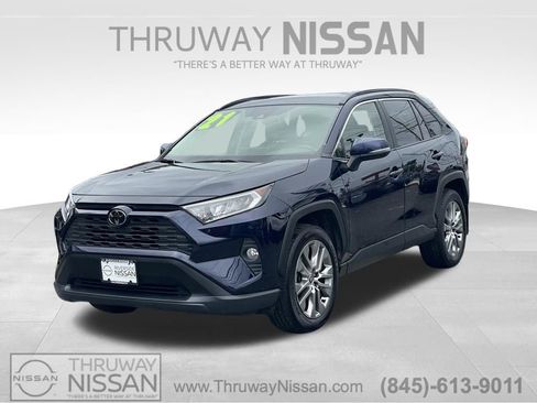 Used 2021 Toyota RAV4 XLE Premium image 1