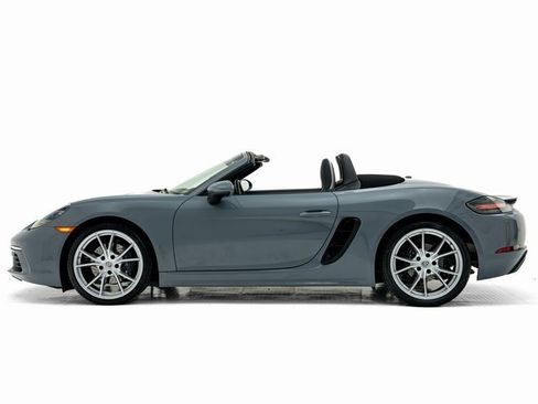 Used 2025 Porsche 718 Boxster image 2