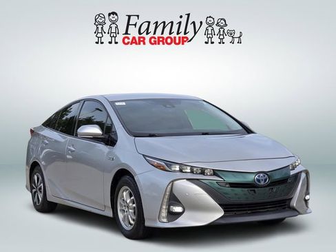 Used 2019 Toyota Prius Prime Advanced FWD image 2