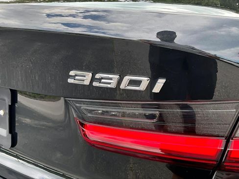 Certified 2025 BMW 330i Sedan RWD image 10