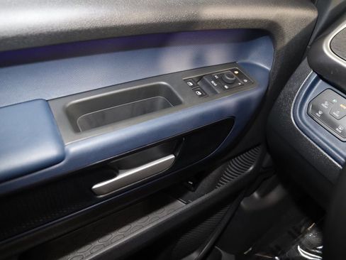 Used 2025 Volkswagen ID. Buzz Pro S image 31