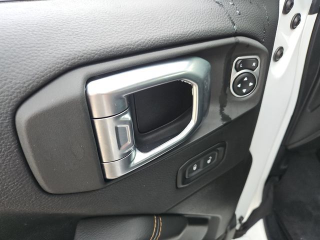 Used 2023 Jeep Wrangler Unlimited Sahara AWD/4WD image 22