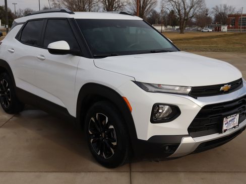 Used 2023 Chevrolet TrailBlazer LT image 4