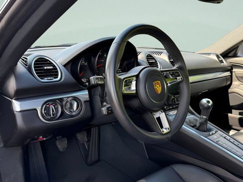 Certified 2024 Porsche 718 Cayman RWD image 9