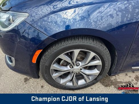 Used 2019 Chrysler Pacifica Limited w/ Tire & Wheel Group FWD image 41