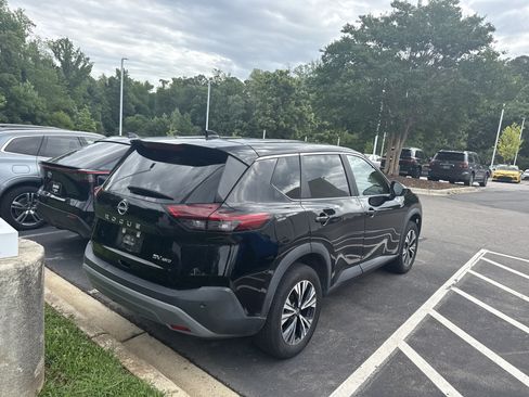 Used 2023 Nissan Rogue SV AWD/4WD image 6