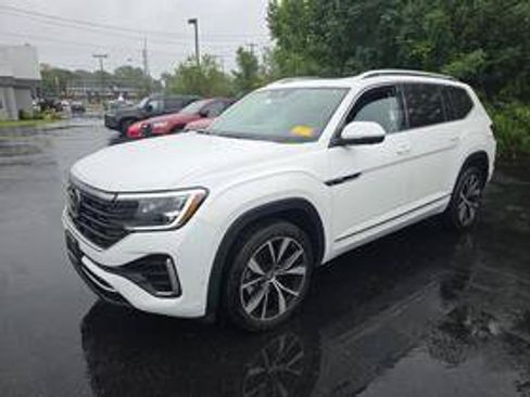 Used 2024 Volkswagen Atlas SEL Premium R-Line AWD/4WD image 9