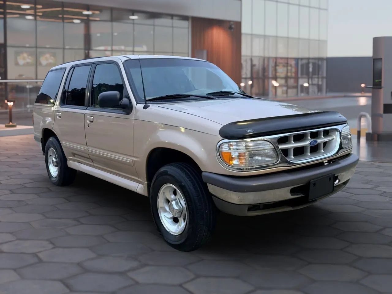 Used 1996 Ford Explorer 4WD 4-Door image 3
