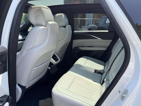 Used 2024 Cadillac Lyriq Luxury w/ LPO, Floor Liner Package AWD/4WD image 13