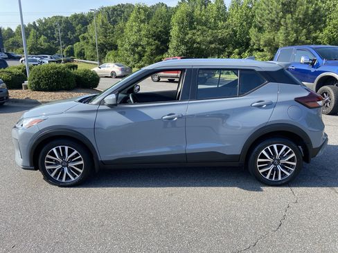 Certified 2022 Nissan Kicks SV FWD image 7