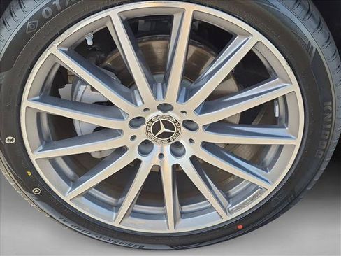 Used 2021 Mercedes-Benz GLB 250 4MATIC image 27