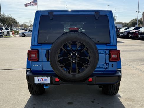 Used 2023 Jeep Wrangler Sahara w/ Cold Weather Group image 6