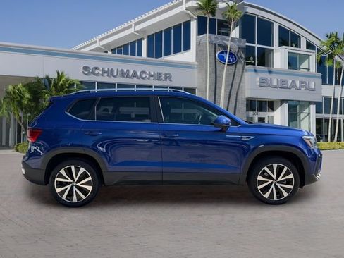 Used 2022 Volkswagen Taos SE FWD image 8